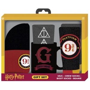 Harry Potter Gift Set - Coffee Mug, Socks, Beanie